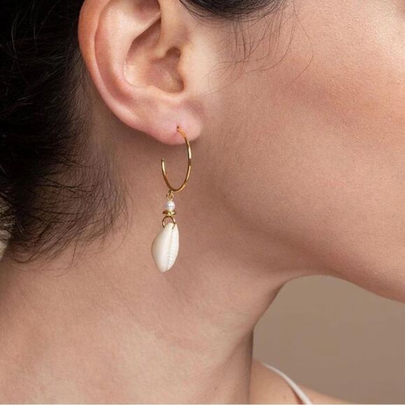 Uncommon James- Seashell earrings - NWT - Picture 3 of 6